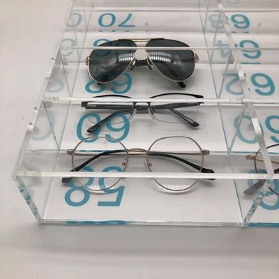 Logotipo de acrílico de acrílico claro inodoro de la pantalla de Box With Silk del organizador de las gafas de sol de la caja de presentación